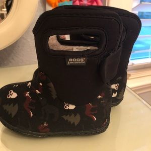 Bog toddler boots size 5 LIKE NEW